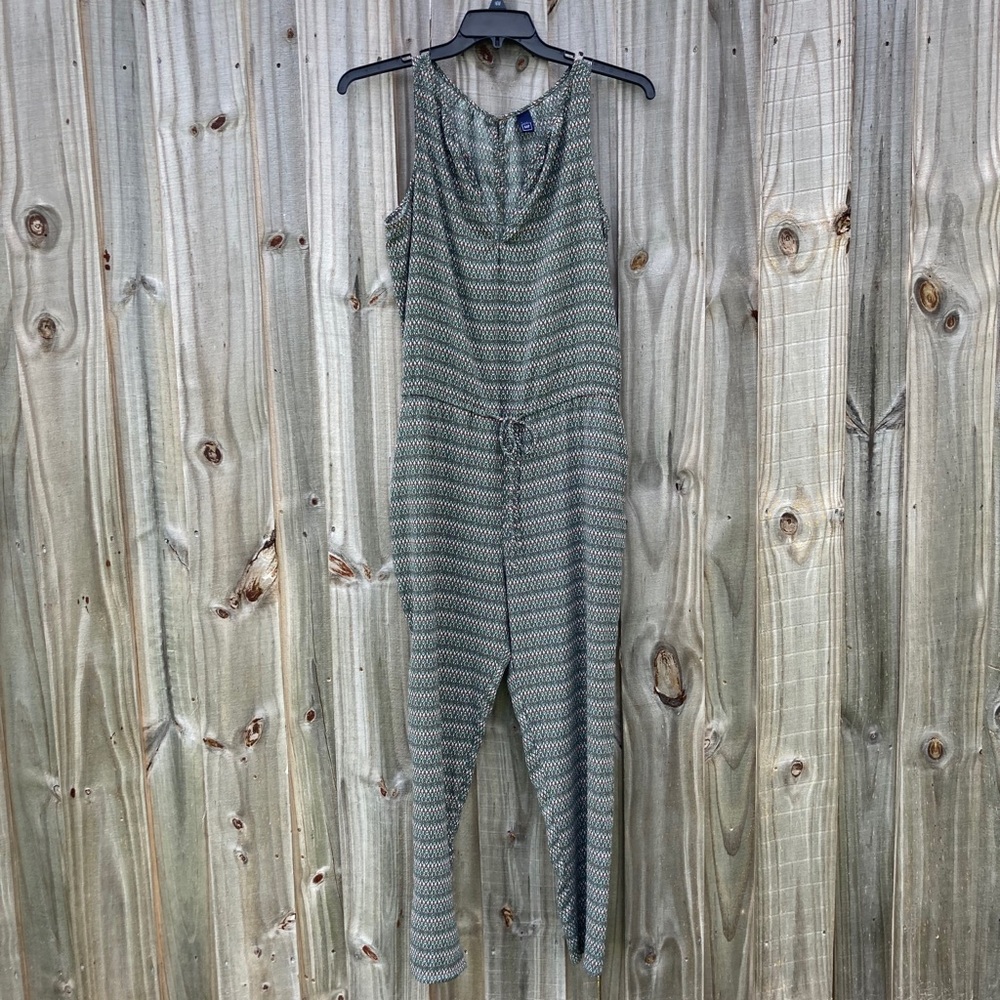 Gap Sleeveless split-neck jumpsuit